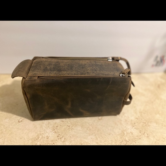 Genuine Buffalo Leather Toiletry Travel Bag (BRAND NEW) ( NWT) - Picture 8 of 9